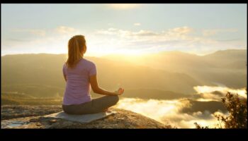 التوازن الداخلي: دور التأمل في الانسجام الجسدي