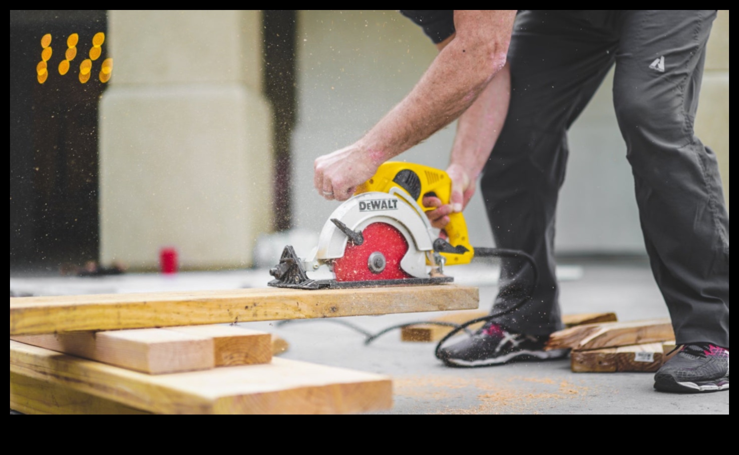 سلامة الأعمال الخشبية التمهيدي 5 نصائح للسلامة في الأعمال الخشبية: ضمان بيئة صياغة آمنة