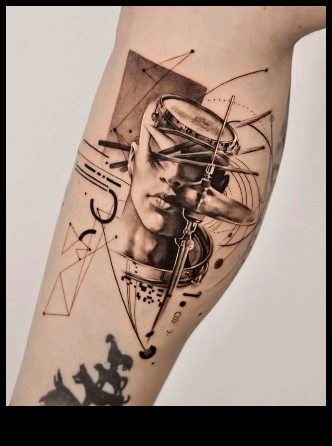 ألحان الحبر فن تنسيق مفاهيم تصميم الوشم الهادفة 4 ألحان الحبر: تنسيق مفاهيم تصميم الوشم ذات المغزى