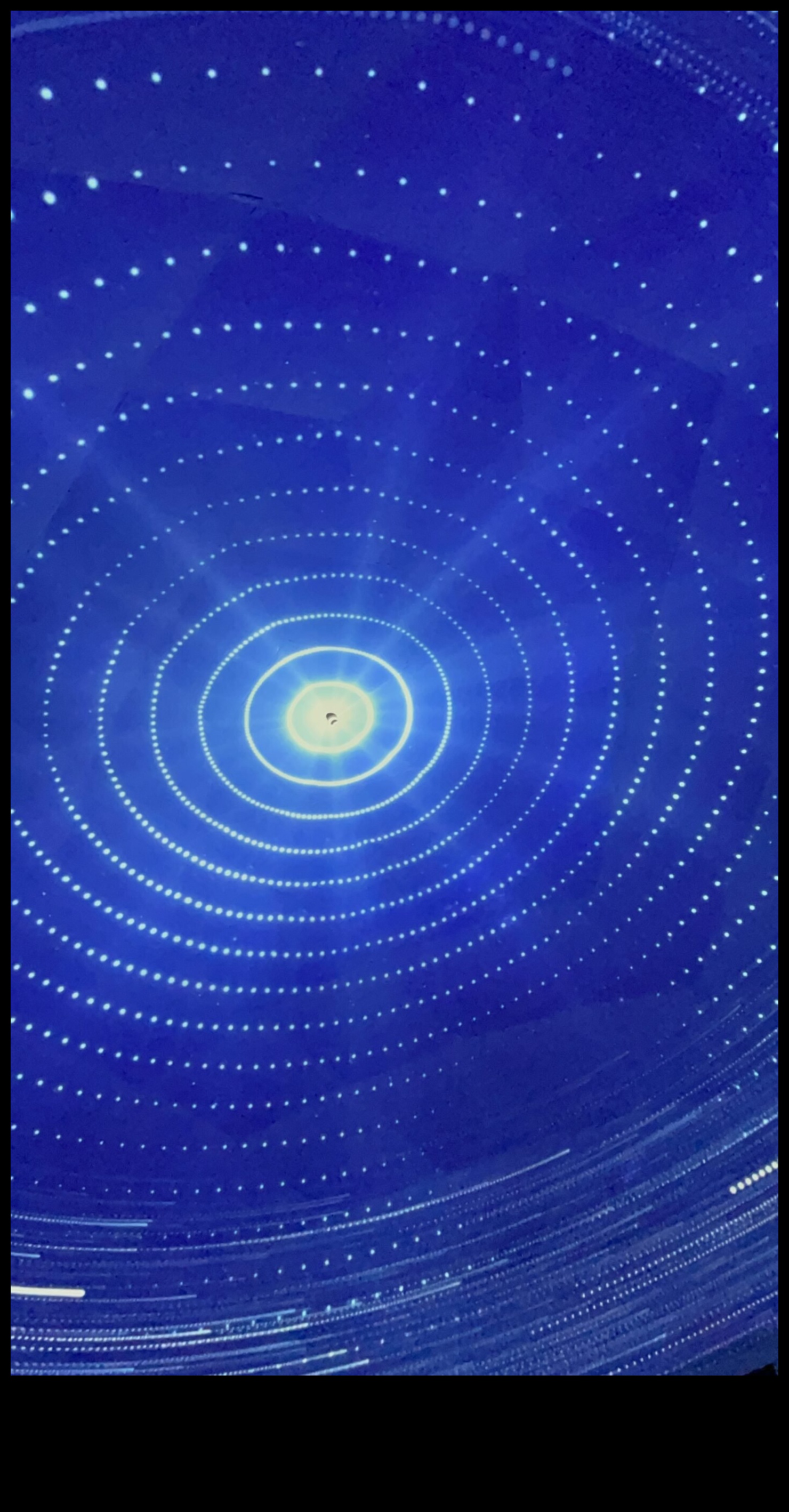 أوديسي النجمية: رحلة كونية عبر الفضاء والزمان 5 الأوديسة النجمية: الرحلة الملحمية عبر الكون على متن المركبة الفضائية